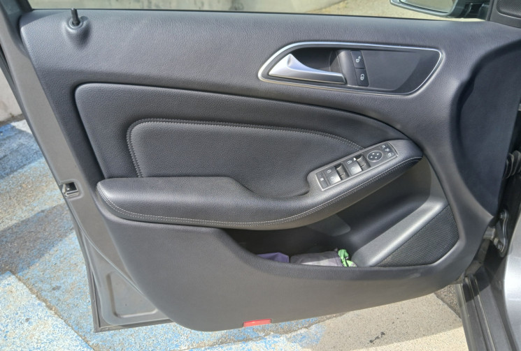 Mercedes Classe B 180 1.6 i 16V 7G-DCT 122 Design 