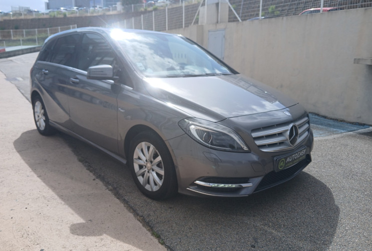 Mercedes Classe B 180 1.6 i 16V 7G-DCT 122 Design 