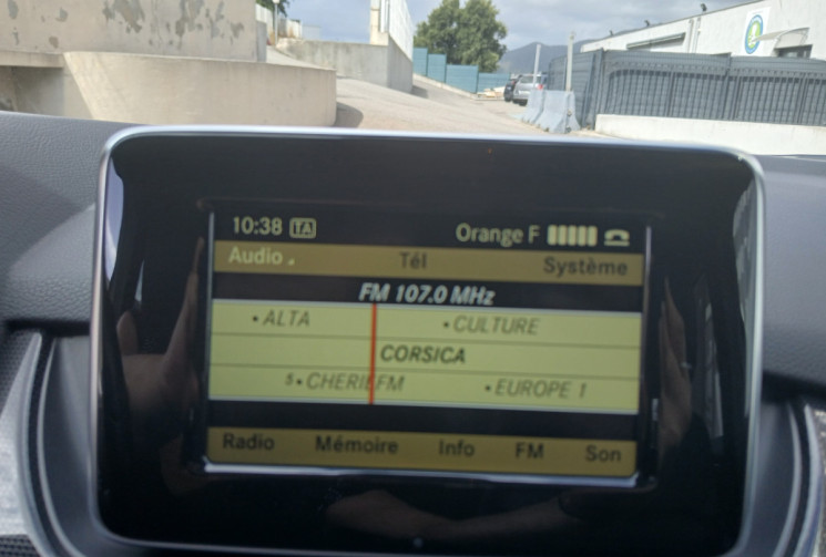 Mercedes Classe B 180 1.6 i 16V 7G-DCT 122 Design 