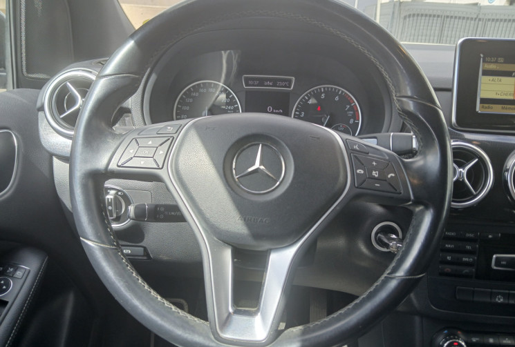 Mercedes Classe B 180 1.6 i 16V 7G-DCT 122 Design 