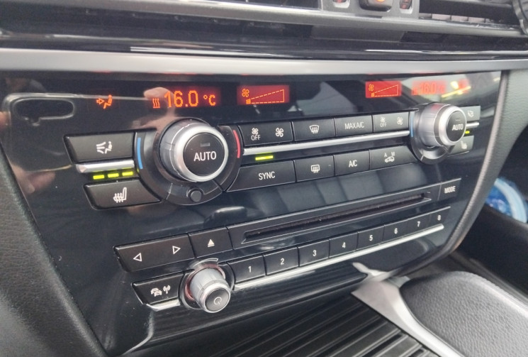 BMW X6 30d x-drive 258 ch Exclusive - Toit Ouvrant - Jantes 21p - 