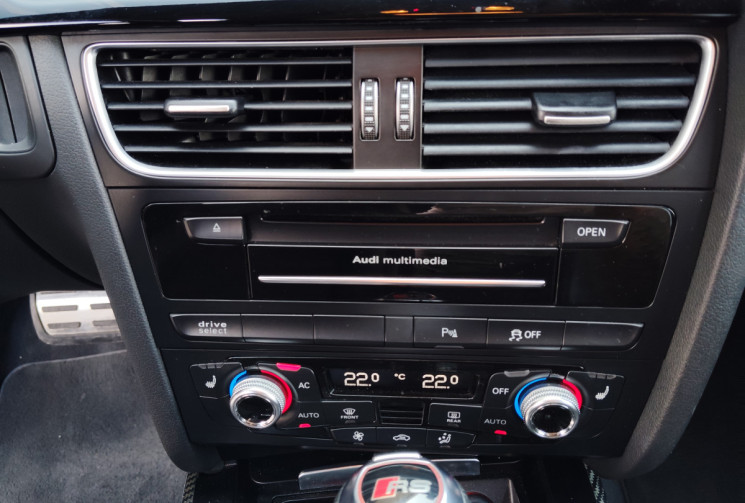 Audi RS4 4.2 V8 FSI 450ch quattro S tronic