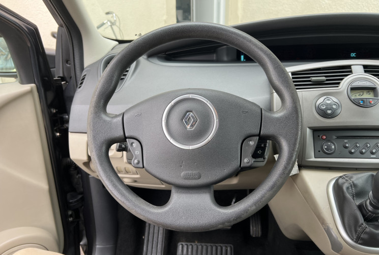 Renault Scénic II 1.5 dCi 105 CH