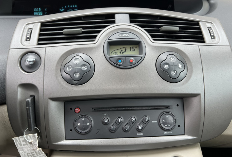 Renault Scénic II 1.5 dCi 105 CH