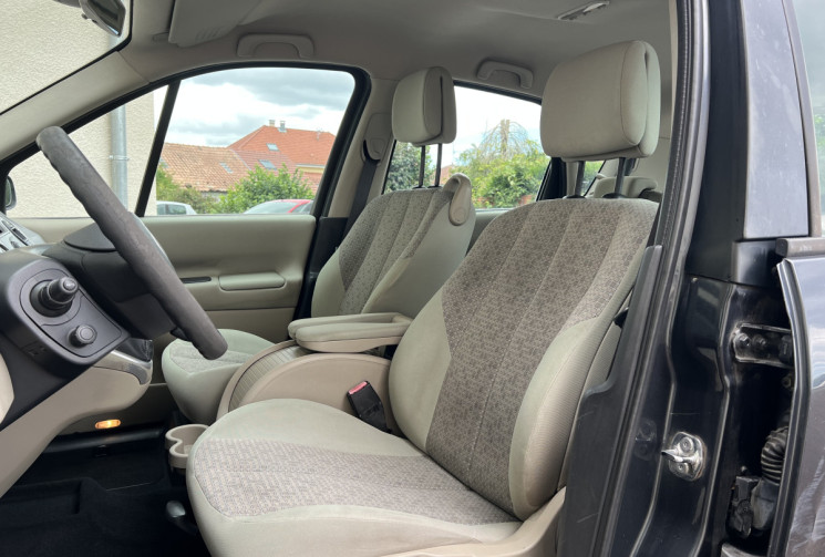 Renault Scénic II 1.5 dCi 105 CH