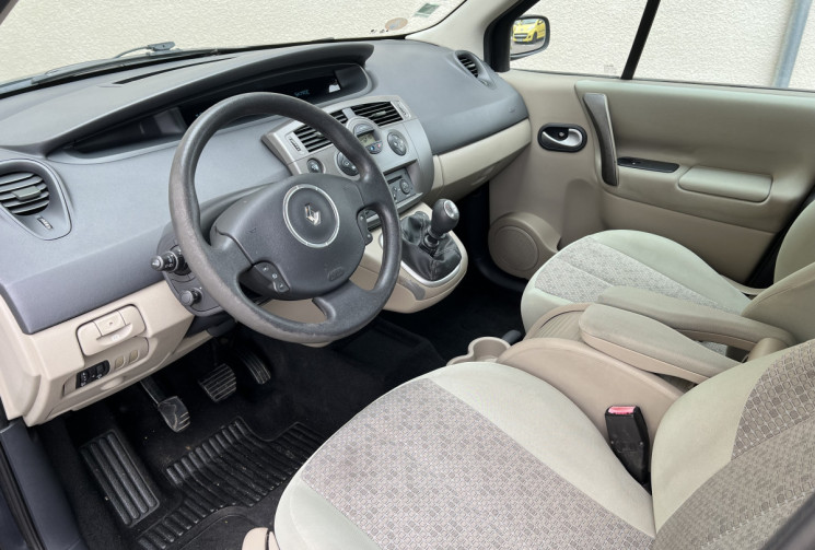 Renault Scénic II 1.5 dCi 105 CH