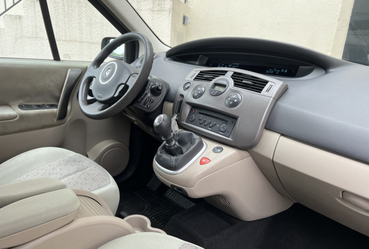 Renault Scénic II 1.5 dCi 105 CH