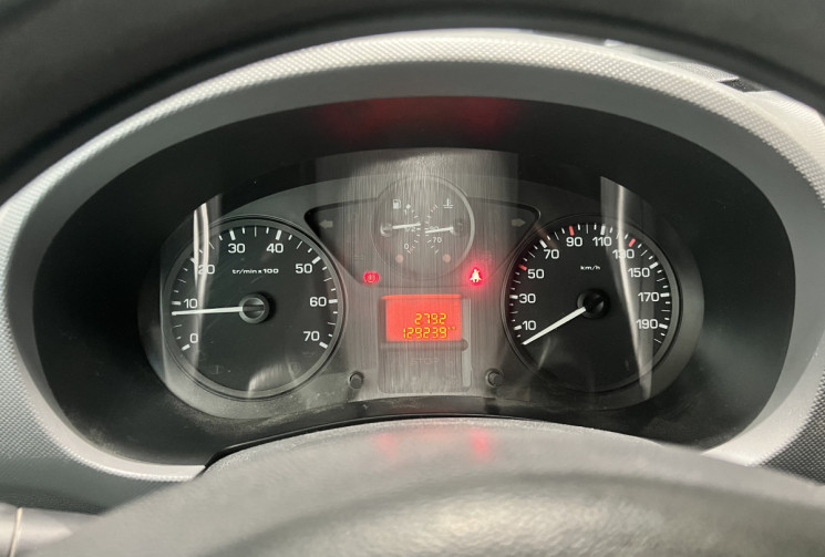Peugeot Partner 1.6 HDI 90 CH PACK CLIM / KIT BOIS