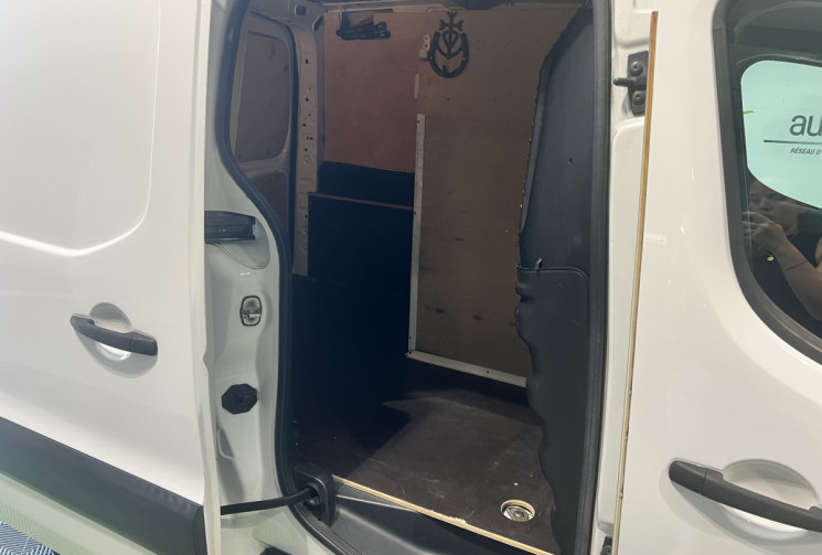 Peugeot Partner 1.6 HDI 90 CH PACK CLIM / KIT BOIS