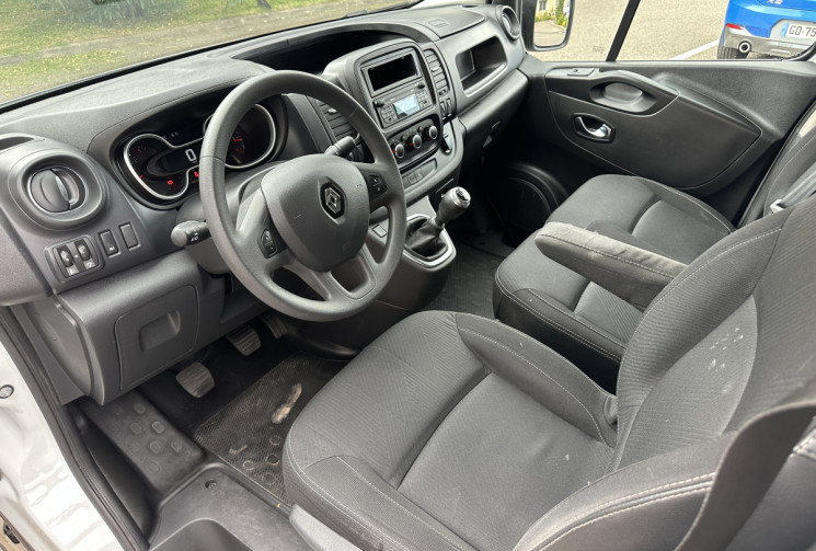Renault Trafic L2H1 3T 2.0 Blue dCi 130 ch Grand Confort / Première main / Entretien Renault / TVA