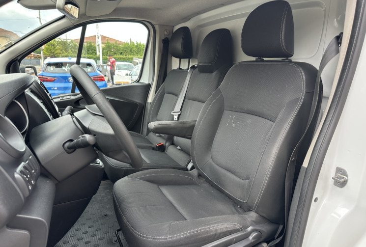Renault Trafic L2H1 3T 2.0 Blue dCi 130 ch Grand Confort / Première main / Entretien Renault / TVA