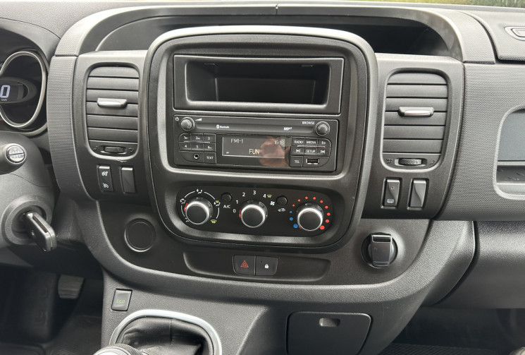 Renault Trafic L2H1 3T 2.0 Blue dCi 130 ch Grand Confort / Première main / Entretien Renault / TVA