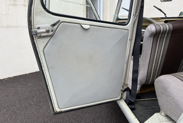 Citroën 2CV AZAM 6 