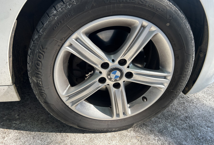 BMW Série 3 (F30) Berline 320d 2.0 d 184 business Bluetooth / Radar arrière / moteur à chaîne 