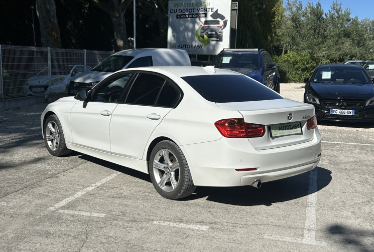 BMW Série 3 (F30) Berline 320d 2.0 d 184 business Bluetooth / Radar arrière / moteur à chaîne 