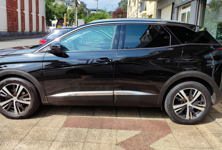 Peugeot 3008 II BlueHDi EAT8 130 cv ALLURE / SUIVI PEUGEOT 
