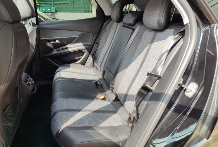 Peugeot 3008 II BlueHDi EAT8 130 cv ALLURE / SUIVI PEUGEOT 