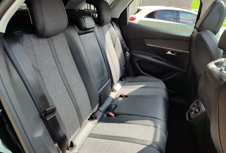 Peugeot 3008 II BlueHDi EAT8 130 cv ALLURE / SUIVI PEUGEOT 