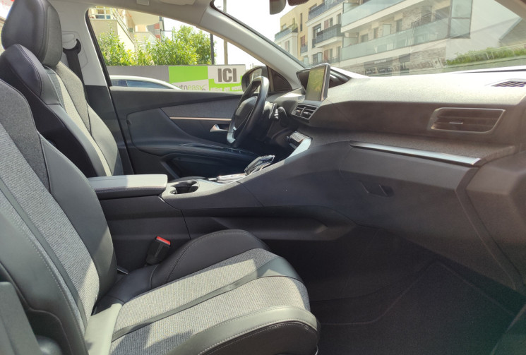 Peugeot 3008 II BlueHDi EAT8 130 cv ALLURE / SUIVI PEUGEOT 