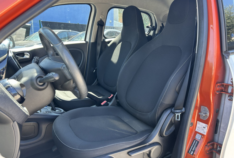 SMART FORFOUR II 0.9 90 Ch PASSION TWINAMIC BVA6 * 1ER MAIN * GPS