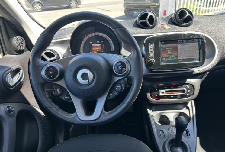 SMART FORFOUR II 0.9 90 Ch PASSION TWINAMIC BVA6 * 1ER MAIN * GPS
