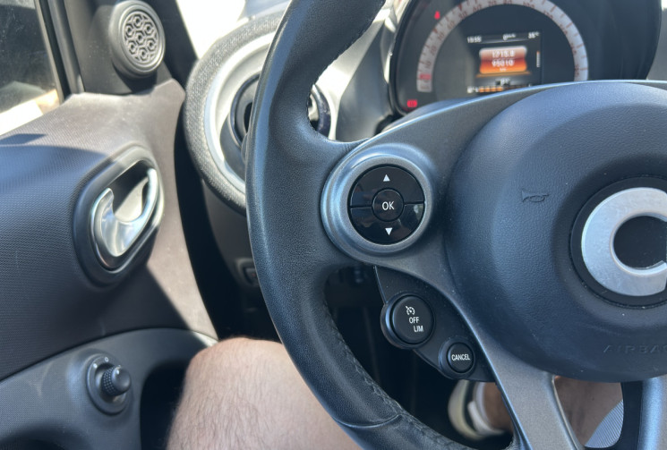 SMART FORFOUR II 0.9 90 Ch PASSION TWINAMIC BVA6 * 1ER MAIN * GPS