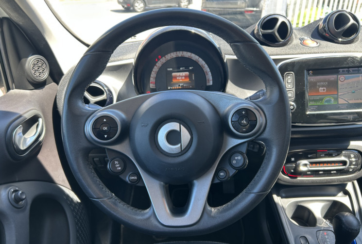 SMART FORFOUR II 0.9 90 Ch PASSION TWINAMIC BVA6 * 1ER MAIN * GPS