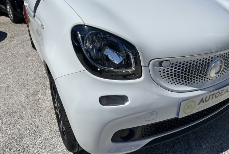SMART FORFOUR II 0.9 90 Ch PASSION TWINAMIC BVA6 * 1ER MAIN * GPS