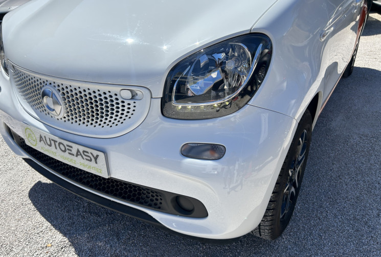 SMART FORFOUR II 0.9 90 Ch PASSION TWINAMIC BVA6 * 1ER MAIN * GPS