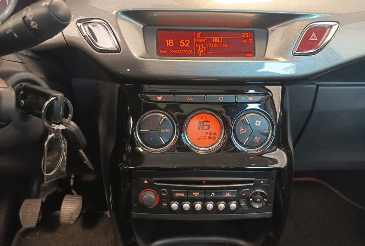 Citroën C3  II EXCLUSIVE 95cv 1.4 Vti 16v MOTEUR A CHAINE AIRBAG REMPLACÉ VEHICULE GARANTIE 6 MOIS