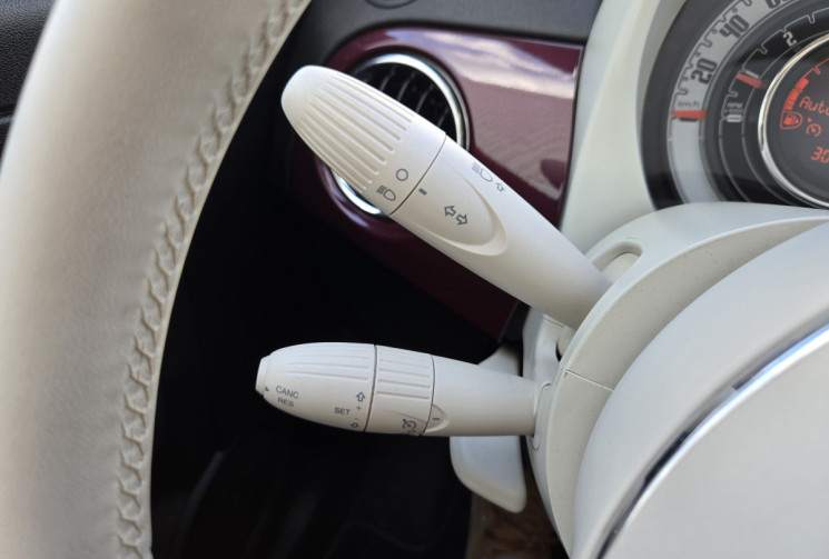 FIAT 500 1.2 8v 69ch Eco Pack Lounge * faible kilométrage* distribution neuve* carplay *            