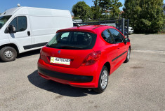 Peugeot 207 1.4 / 75 CH / Urban Move