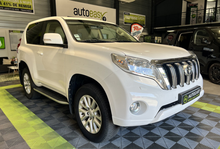 Toyota Land Cruiser 3.0 LOUNGE 190 CH 3 PORTES / CAMERA / TOIT OUVRANT 
