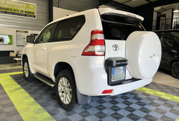 Toyota Land Cruiser 3.0 LOUNGE 190 CH 3 PORTES / CAMERA / TOIT OUVRANT 