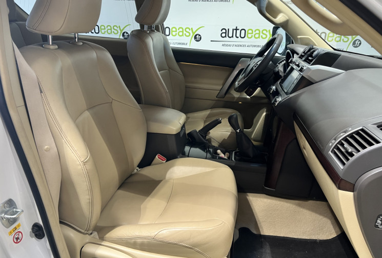 Toyota Land Cruiser 3.0 LOUNGE 190 CH 3 PORTES / CAMERA / TOIT OUVRANT 