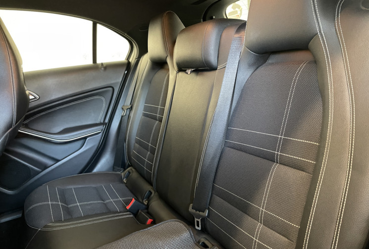 Mercedes Classe A 180 Intuition // Ligne échappement sport 