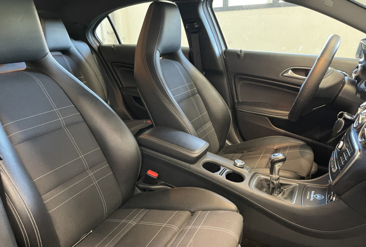 Mercedes Classe A 180 Intuition // Ligne échappement sport 
