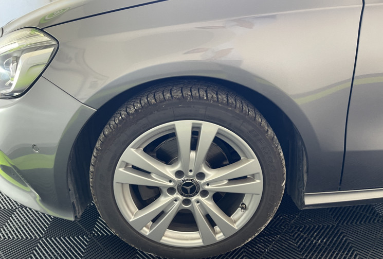 Mercedes Classe A 180 Intuition // Ligne échappement sport 
