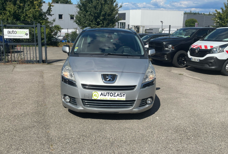 Peugeot 5008 1.6 / 112 CH / FAMILY