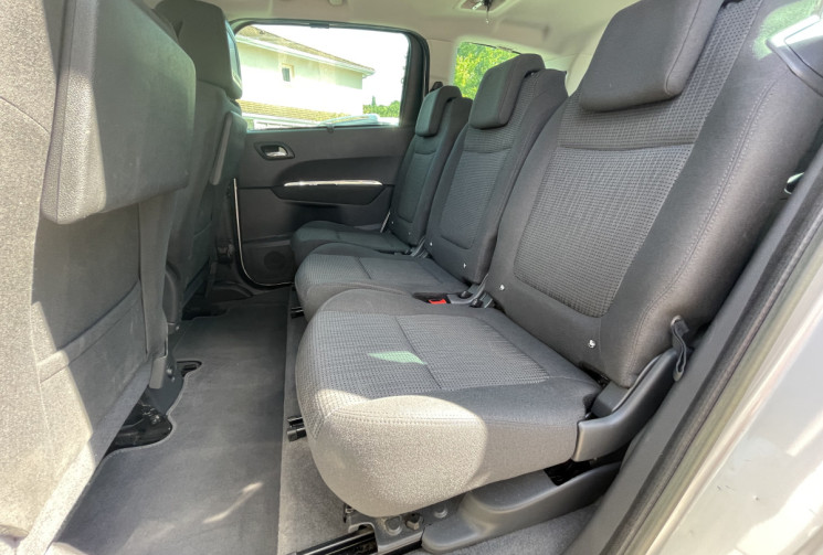 Peugeot 5008 1.6 / 112 CH / FAMILY