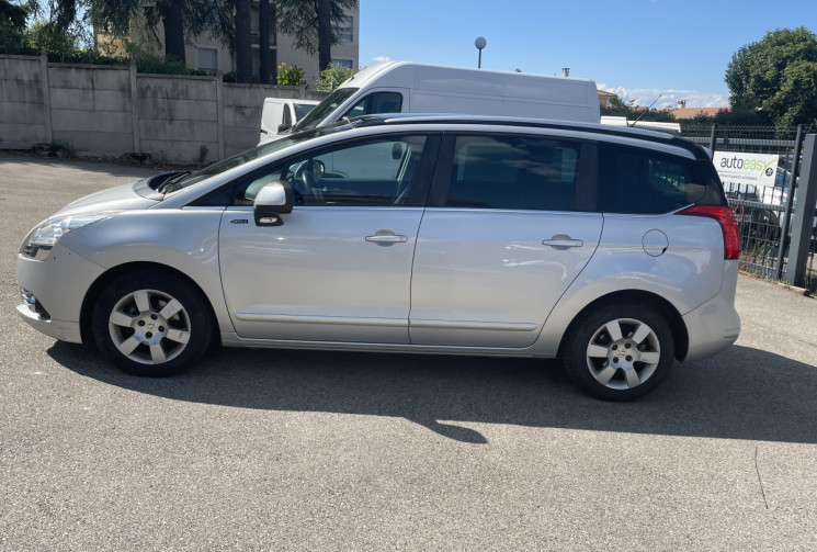 Peugeot 5008 1.6 / 112 CH / FAMILY