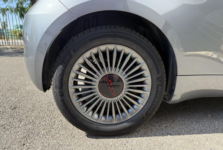 FIAT 500 500e Red electrique 95cv / 1°main