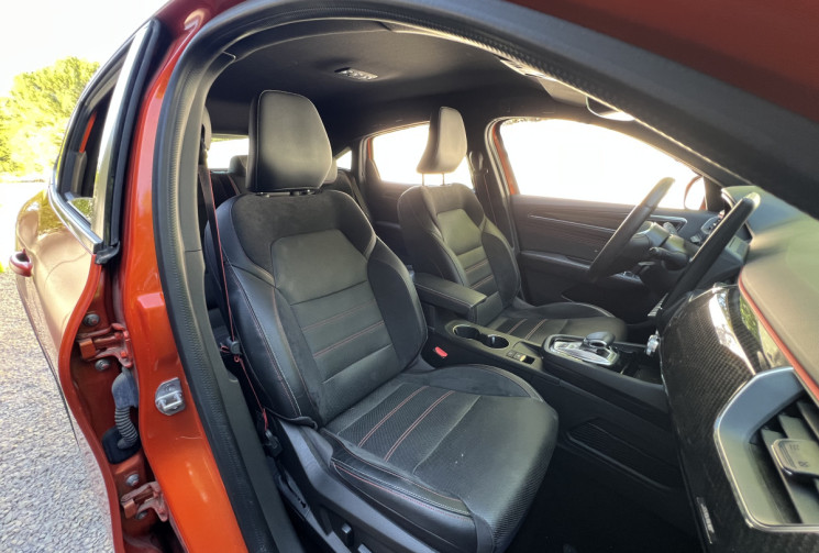 Renault Arkana 1.6 E-TECH 145 RS Line / Bose / Sièges et Volant Chauffants / Carplay 