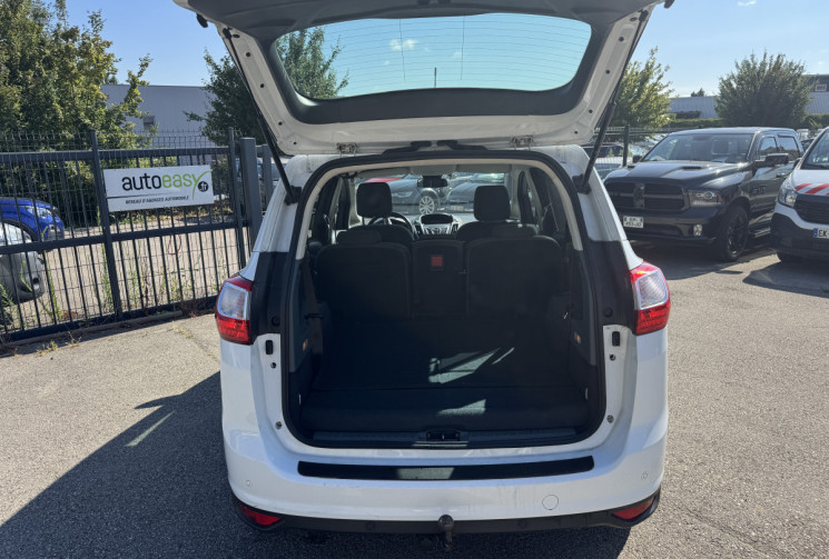 Ford GRAND C-MAX 125 CH / TITANIUM / 7 PLACES 
