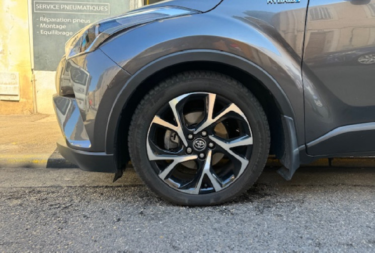 Toyota C-HR design 122HSD Hybrid 2WD 99 cv origine France 3em main 