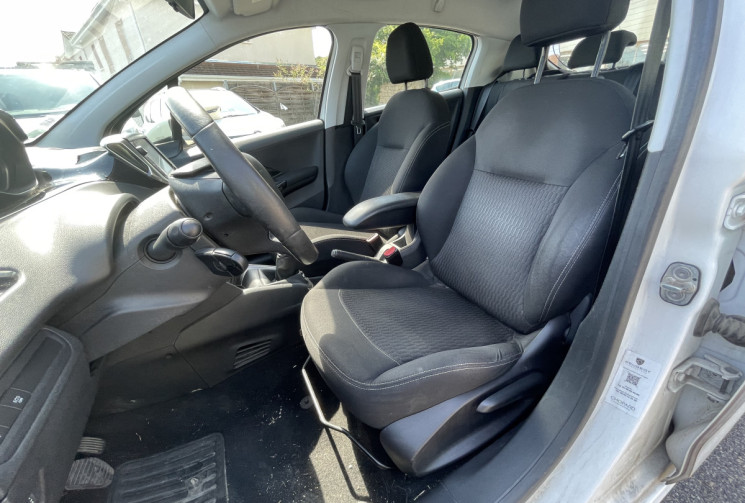 Peugeot 208 1.6 HDI / 75 CH / ACTIVE BUSINESS