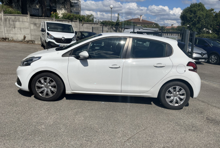Peugeot 208 1.6 HDI / 75 CH / ACTIVE BUSINESS