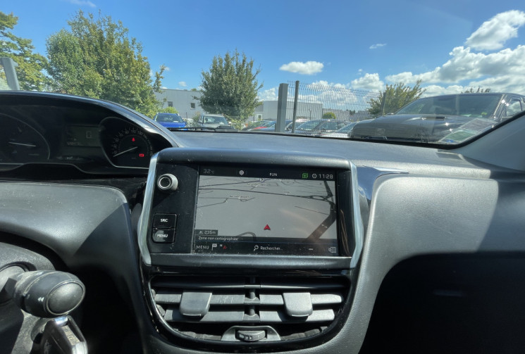 Peugeot 208 1.6 HDI / 75 CH / ACTIVE BUSINESS