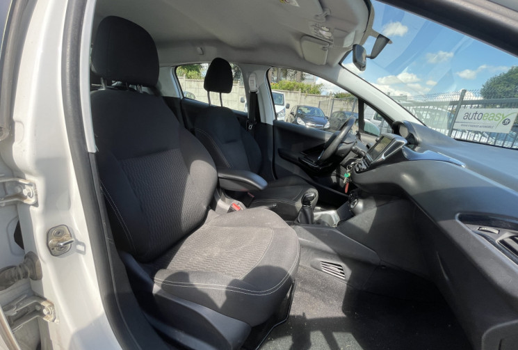 Peugeot 208 1.6 HDI / 75 CH / ACTIVE BUSINESS