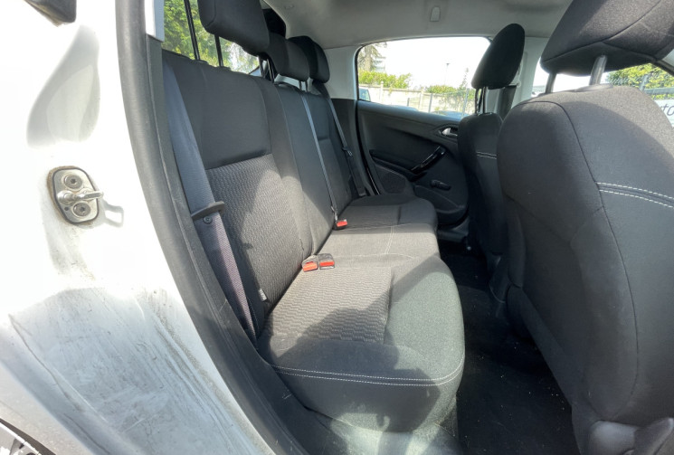 Peugeot 208 1.6 HDI / 75 CH / ACTIVE BUSINESS